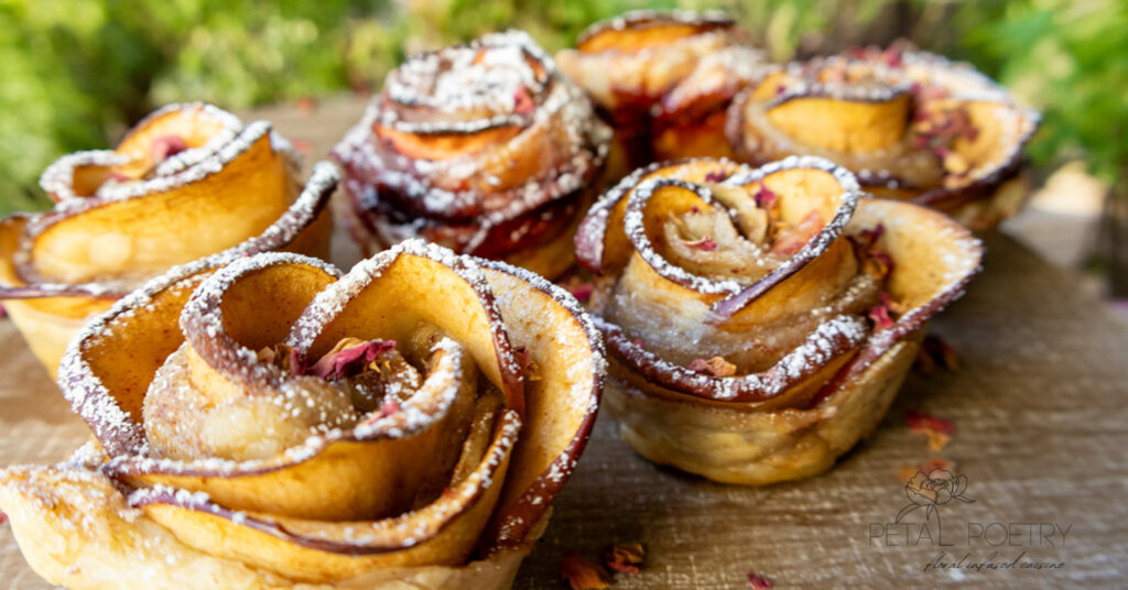 Baked apple roses