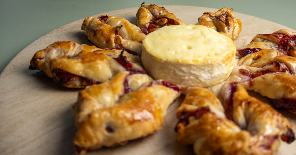 Puff Pastry Wreath- Love this recipe